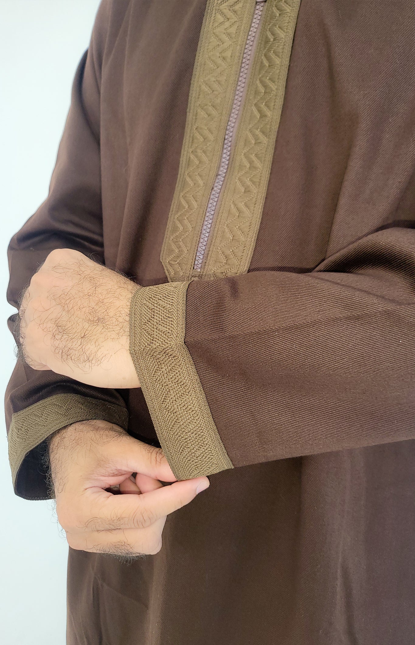 Brown ( Light Brown Zigzag Border - Short Sleeve ) Kaftan